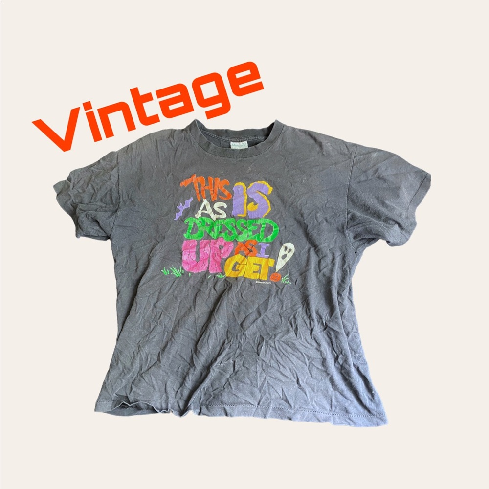 Vintage ‘This Is As Dressed Up As I Get Shirt’🎃🦇Nice cropped fit
Fits M-S